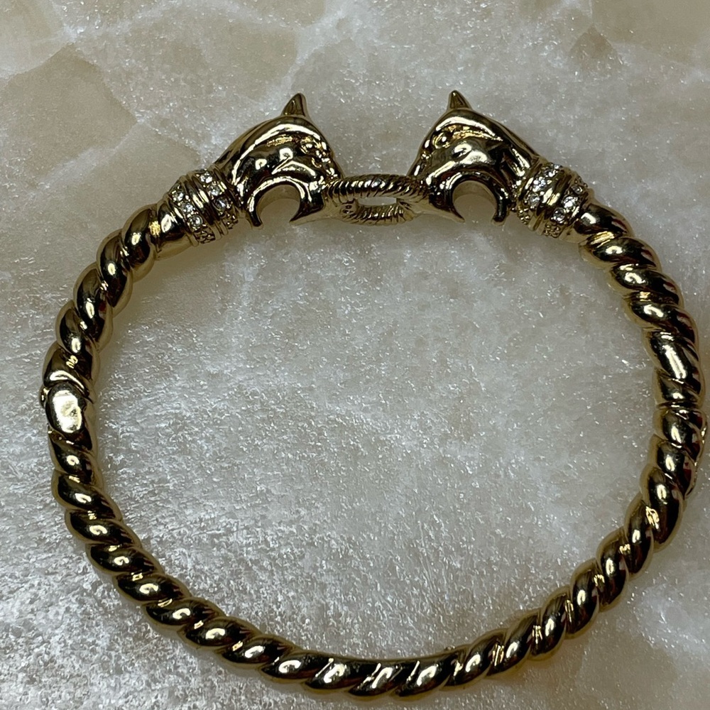 Stella & Dot Gold Tone Panther Head Hinged Bangle – Excellent Condition